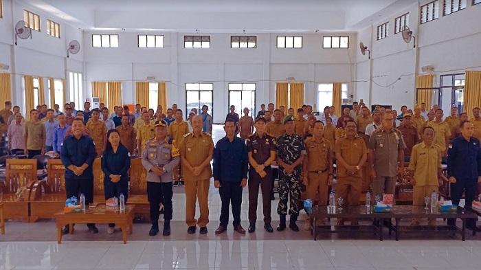 Ratusan Kepala Desa di Manggarai Timur Ikrar Netralitas Pilkada Serentak 2024