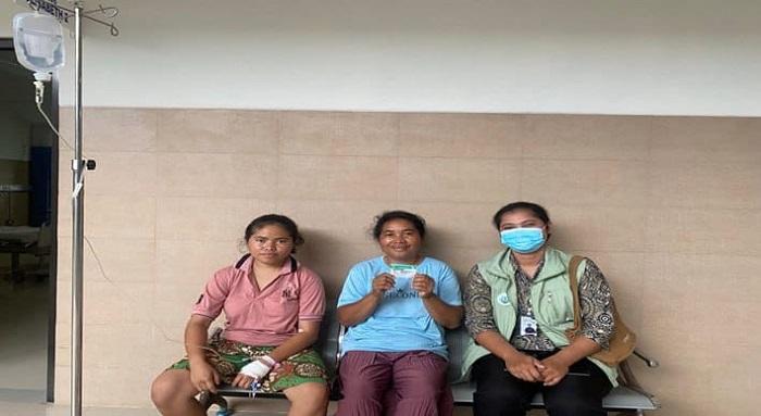 Pasien-usus-buntu-Pricilia-warga-Desa-Suru-Numbeng.jpg