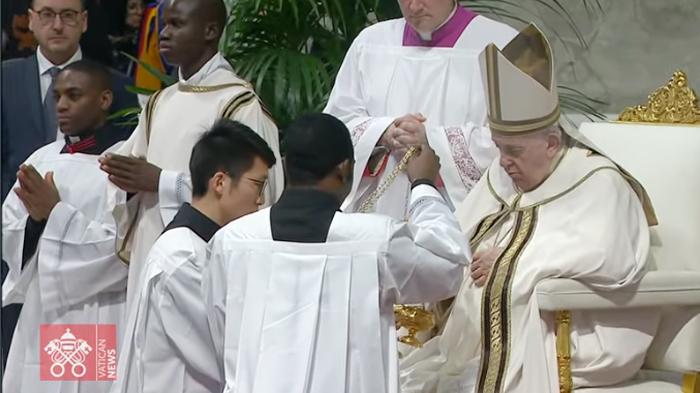 Paus Fransiskus Berdoa untuk Ukraina Saat Gereja Timur dan Kristen Ortodoks Rayakan Natal