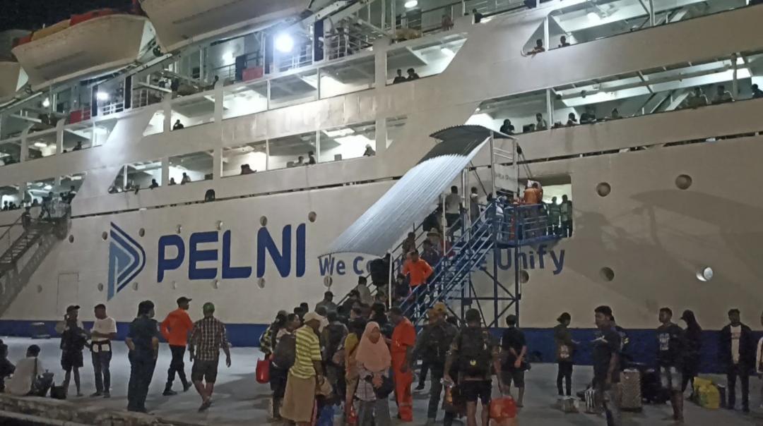 Arus Balik Lebaran Alami Peningkatan di Pelabuhan Laurentius Say Maumere
