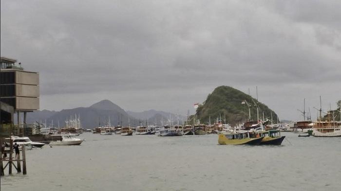 Pelaku-Wisata-Labuan-Bajo-Diminta-Waspada-Cuaca-Ekstrem-hingga-3-Februari.jpg