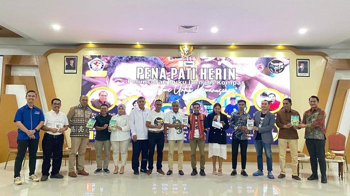 Membaca Lompat Kapal ke Amerika dan Deadline: Kisah di Balik Liputan Jurnalis Kompas 