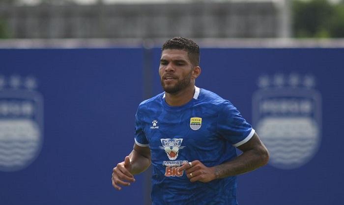 Pemain-asing-asal-Brasil-yang-kini-membela-Persib-Bandung.jpg