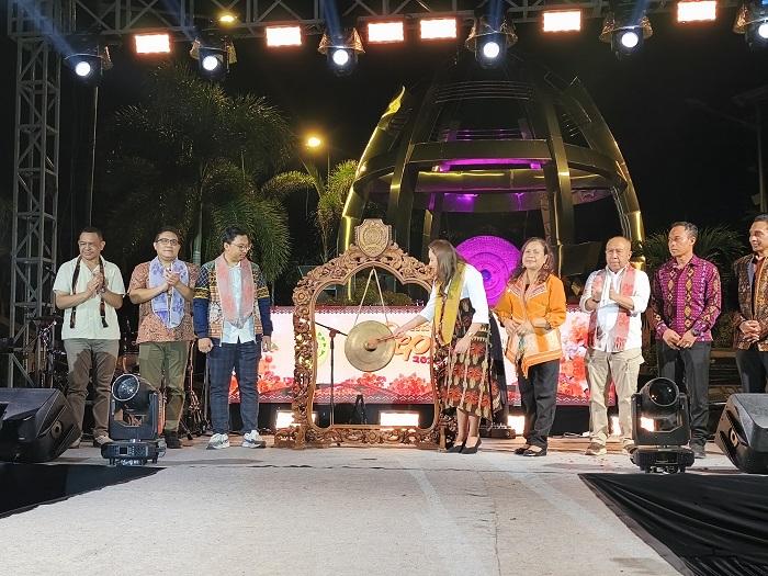 Pembukaan-Festival-Sepe-2025-oleh-Wakil-Wali-kota-Kupang.jpg