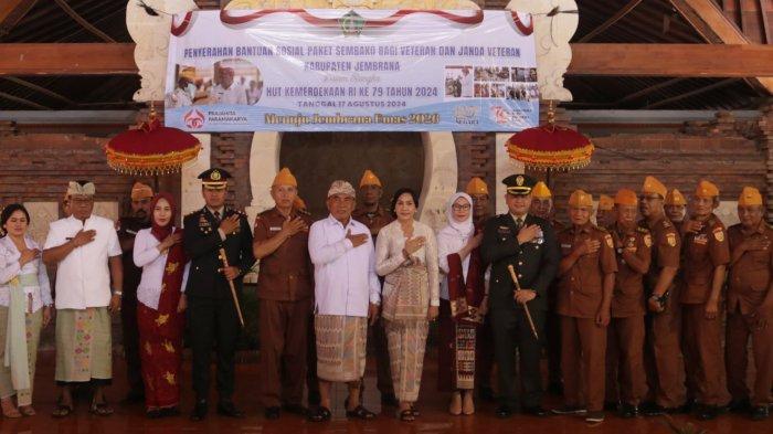 Pemkab-Jembrana-saat-menggelar-acara-tatap-muka-dengan-para-Veteran-dan-Janda-Veteran-Jembrana.jpg