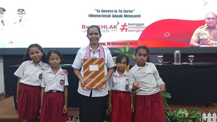 149 Siswa SD di Kota Kupang Terima PIP Tahap I, Wakil Wali Kota Ingatkan para Orang tua