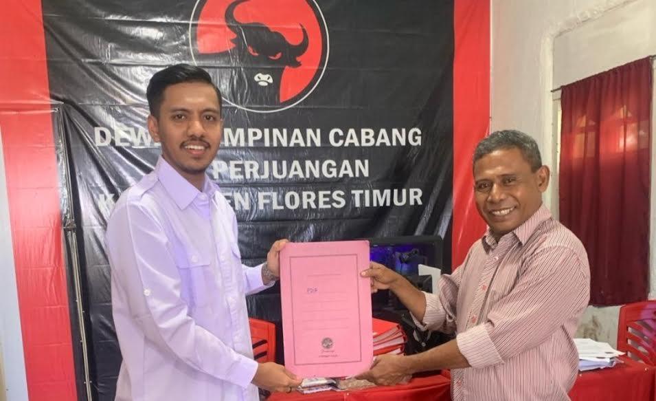 PendaFtran-Agus-Boli-sebagai-bakal-calon-Bupati-Flores-Timur-di-Kantor-DPC-PDIP-Flores-Timur.jpg