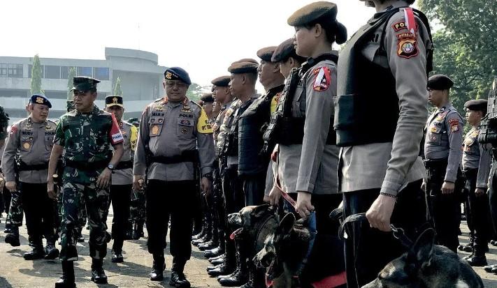 Pengecekan-aparat-gabungan-TNI-Polri-untuk-pengamanan-Paus-Fransiskus-di-Jakarta.jpg