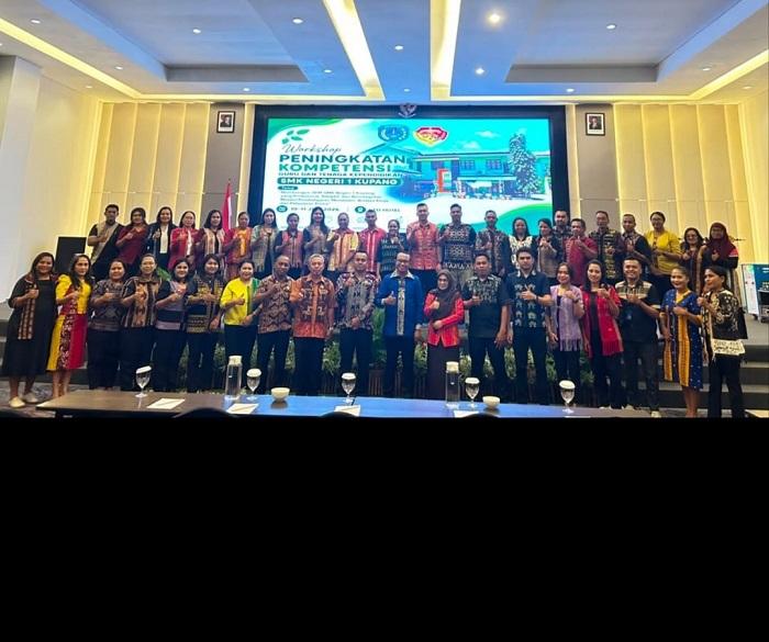 Guru dan Tenaga Kependidikan SMKN 1 Kupang Ikut Workshop Peningkatan Kompetensi - Pos-kupang.com