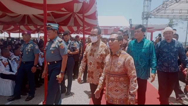 Menhub Budi Irit Bicara Ketika Dicurhati Mahalnya Harga Tiket Pesawat di NTT