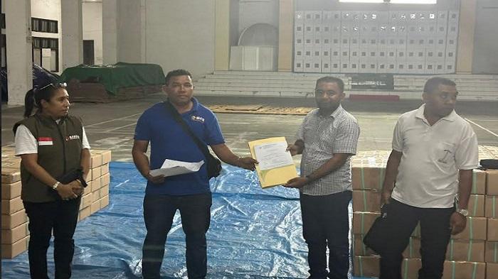 Penyerahan-berita-acara-serah-terima-logistik-Pilkada-Serentak-ttu.jpg