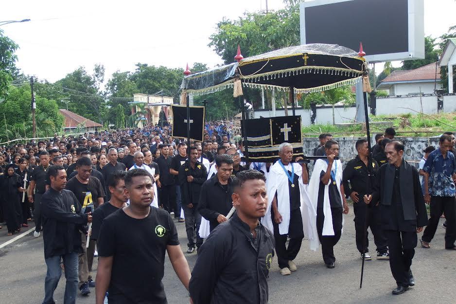 Prosesi Semana Santa di Larantuka, Patung Yesus Diarak dari Laut ke Gereja