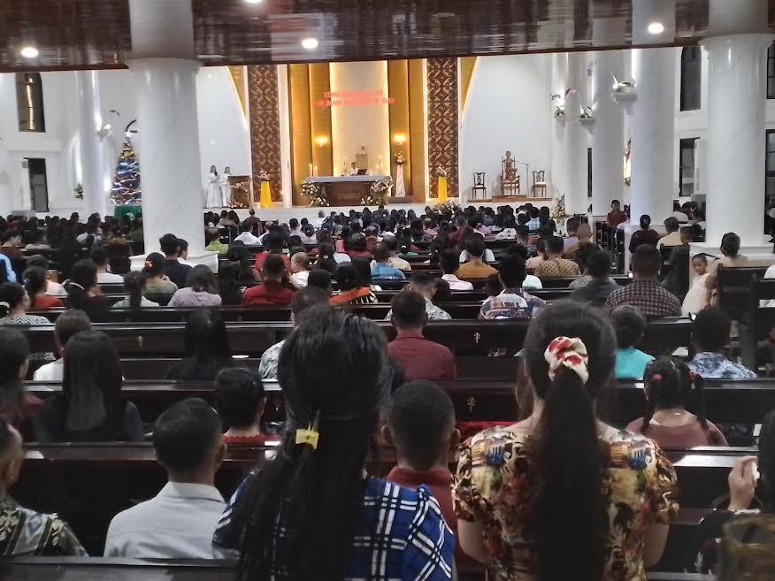 Perayaan-misa-Malam-Natal-di-Gereja-Katedral-Kristus-Raja.jpg