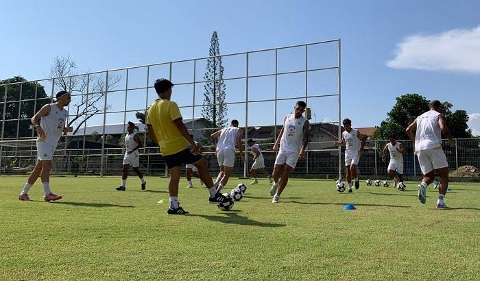 Persib-menggelar-latihan-sepulang-dari-laga-tandang-menghadapi-Bali-United.jpg