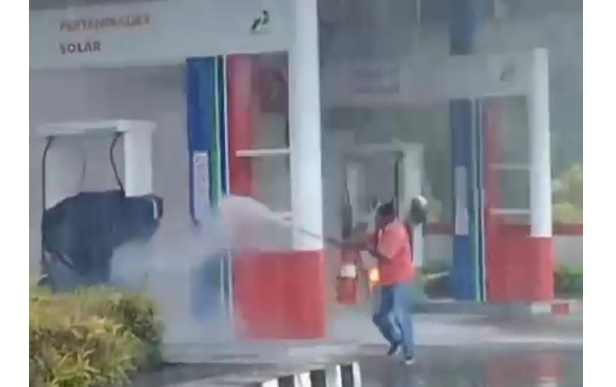 SPBU Langkas Ruteng Terbakar Setelah Tersambar Petir