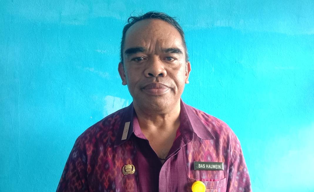 Plh-Kepala-Dinas-Kesehatan-Kabupaten-Timor-Tengah-Utara-Basilius-Haumein.jpg