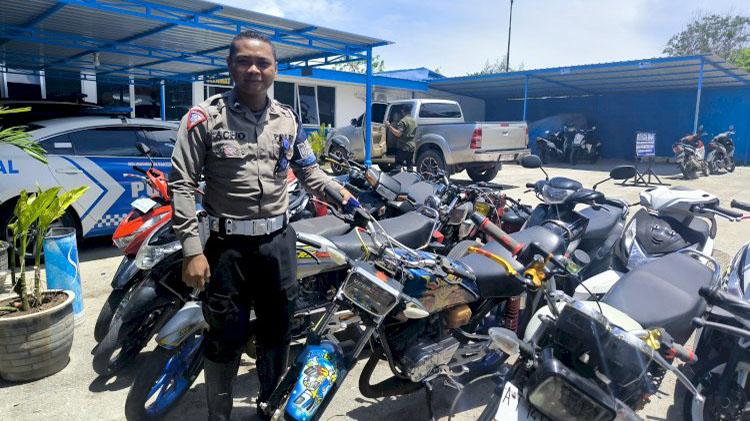 Polresta-Kupang-Kota-melalui-Satuan-Lalu-Lintas-melakukan-tilang.jpg