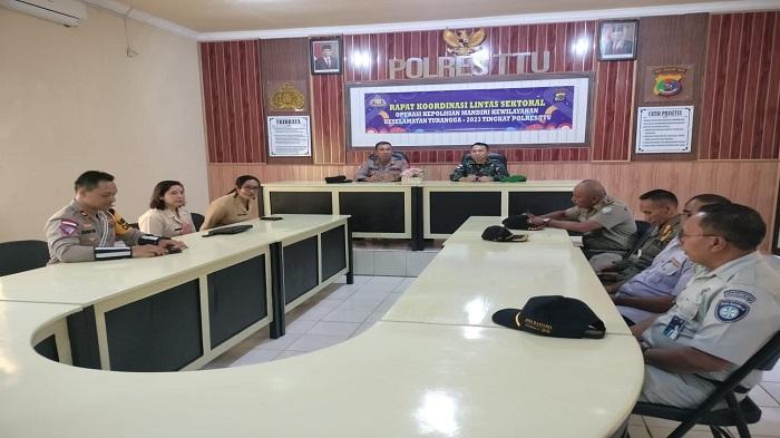 Pose-Rapat-Forum-Komunikasi-Lalulintas-dan-Angkutan-Jalan-POlres-ttu.jpg
