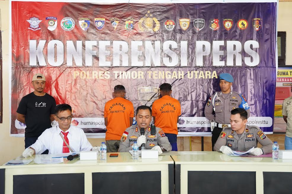 Pose-konferensi-pers-pengungkapan-misteri-kasus-dugaan-pembunuhan.jpg