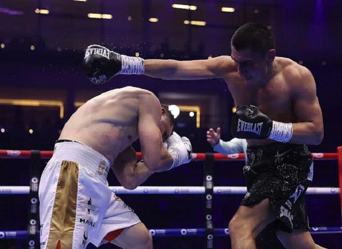 Pose-pertarungan-Vergil-Ortiz-Jr-vs-Israil-Madrimov.jpg