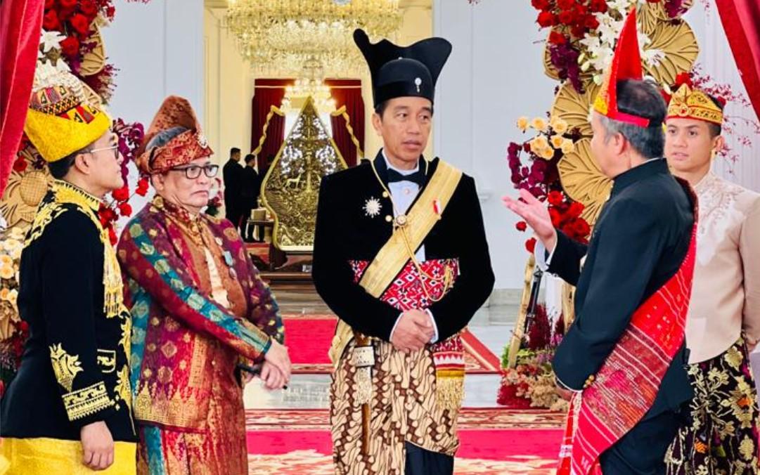HUT RI ke-78, Presiden Joko Widodo Kenakan Pakaian Panglima Raja Pakubuwono, Berikut Maknanya