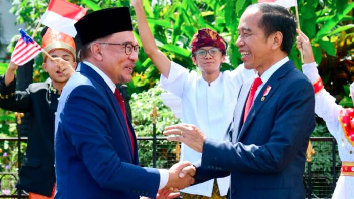 Jokowi dan PM Anwar Ibrahim Bahas Wilayah Perbatasan Indonesia - Malaysia
