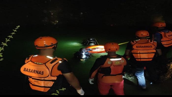 Proses-pencarian-dan-evakuasi-korban-tenggelam-di-Kelurahan-Batuplat-Kota-Kupang.jpg