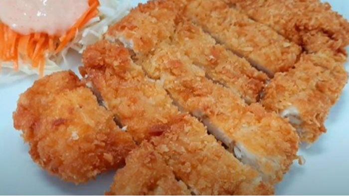 Resep Makanan, Chicken Katsu Lebih Enak Disajikan dengan Sayuran dan Mayones Goreng Diapi Sedang