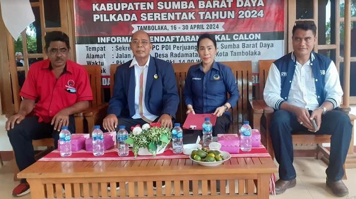Ratu-Ngadu-Bonnu-Wulla-ST-resmi-mendaftar-sebagai-bakal-calon-bupati-sumba-barat-daya.jpg