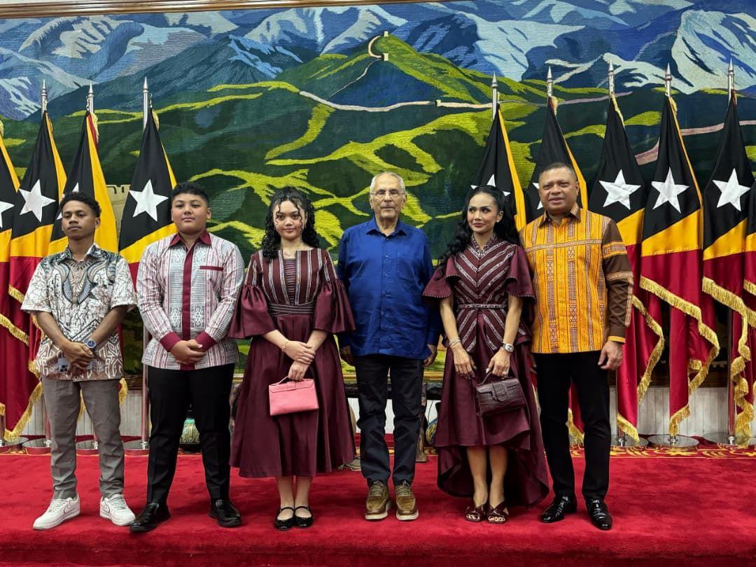 Raul-Lemos-dan-keluarga-saat-menemui-Presiden-Republik-Timor-Leste-José-Ramos-Horta.jpg
