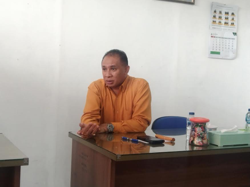 Rektor-UKAW-Kupang-NTT-Prof-Godlief-Neonufa.jpg
