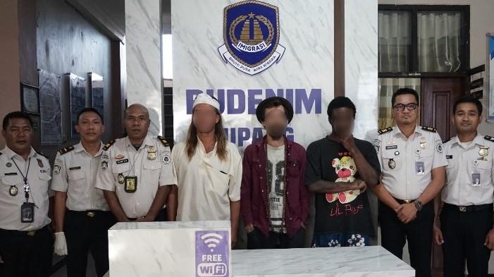 Rudenim-Kupang-Terima-5-Deteni-WNA-ok.jpg