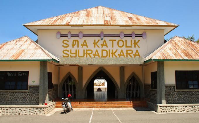 SMA-Katolik-Syuradikara-di-Kabupaten-Ende.jpg