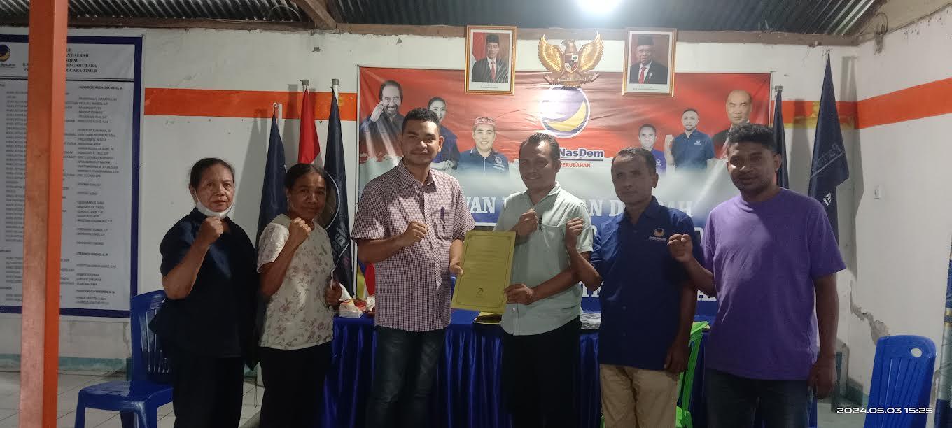 Saat-daftar-diri-sebagai-bakal-calon-bupati-melalui-Partai-Nasional-Demokrat-NasDem.jpg
