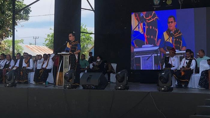 Sambutan-Gubernur-NTT-Melki-Laka-Lena-dalam-Pentas-Budaya-Sagi-Soa-dan-Larik-Riung-2025.jpg