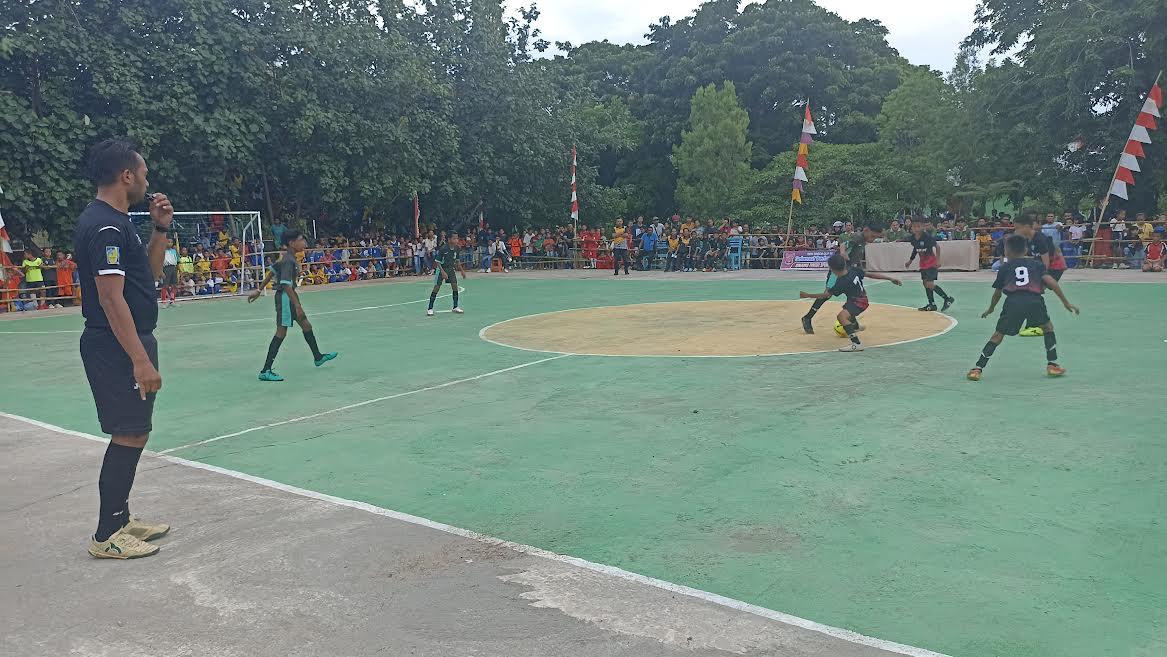 Sebanyak-25-Sekolah-Dasar-di-Kabupaten-Lembata-mengikuti-turnamen-futsal.jpg