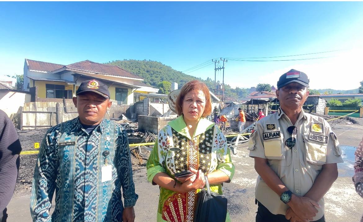 Sekda-Ngada-beri-keterangan-soal-kebakaran.jpg