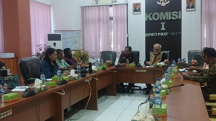 Senator Paul Liyanto Bertemu Komisi V DPRD NTT Bahas Tugas Belajar ASN dan Persoalan Desa