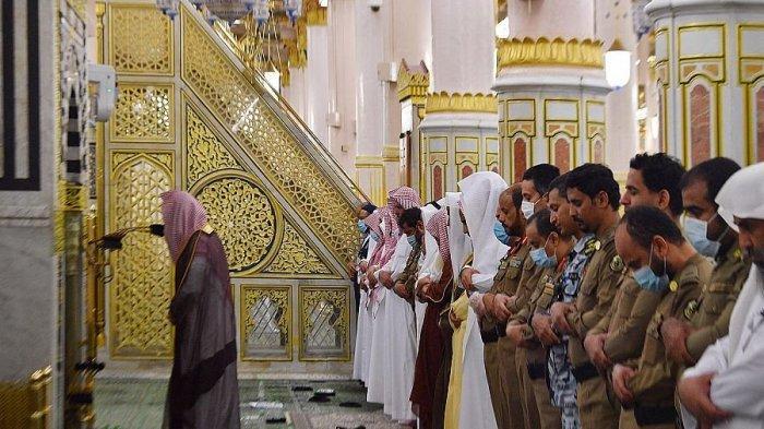 BACAAN Niat Shalat Tarawih - Witir Beserta Doa Kamilin & Batas Waktu Mengerjakan Sholat Sendirian