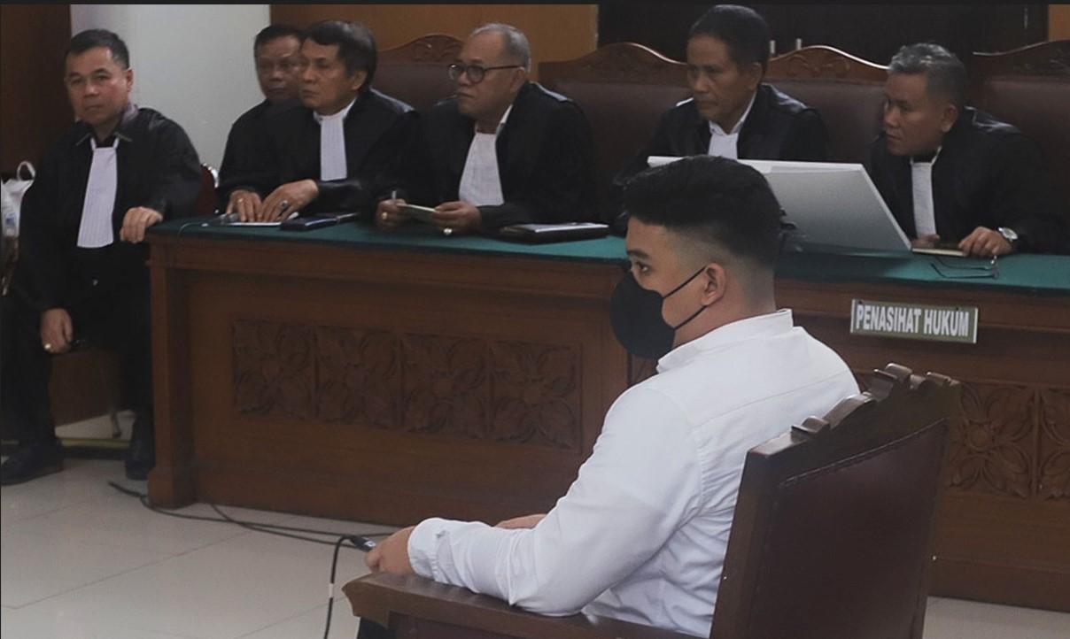 Shane Lukas Menangis di Pelukan Keluarga, Syok Divonis 5 Tahun Penjara