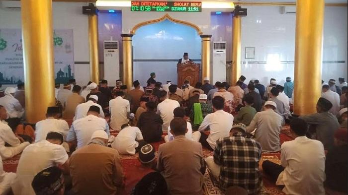 Sholat Ied di Masjid Al-Ikhwan Ba'a, Haji Ahmad Kosso : Saling Memaafkan di Hari Kemenangan