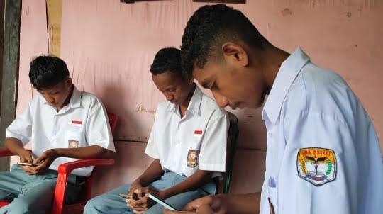 Signal Hilang Total, Siswa SMA Titehena di Flores Timur Batal Ikut Ujian Sekolah