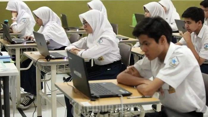 Soail Ujian Sekolah dan Kunci Jawaban Bahasa Indonesia Kls10:Tanda Baca Kata Serapan Biografi MHatta