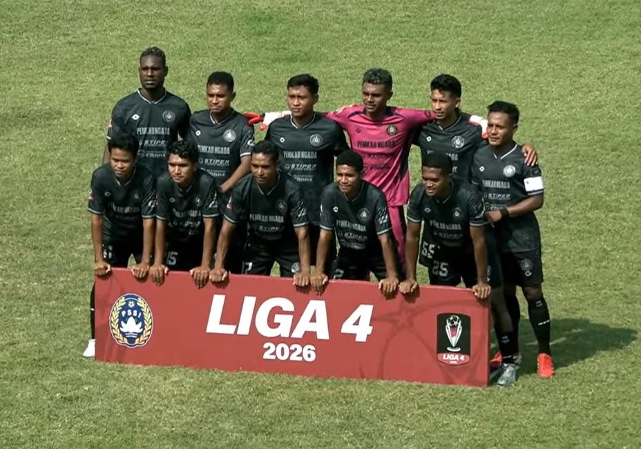 Skuad-PSN-Ngada-foto-bersama-sebelum-laga-melawan-Persikotas.jpg