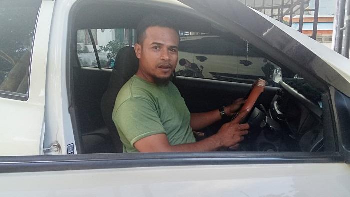 Sosok-ASN-tangguh-dari-Kota-Kupang-yang-jadi-sopir-taxi-online.jpg