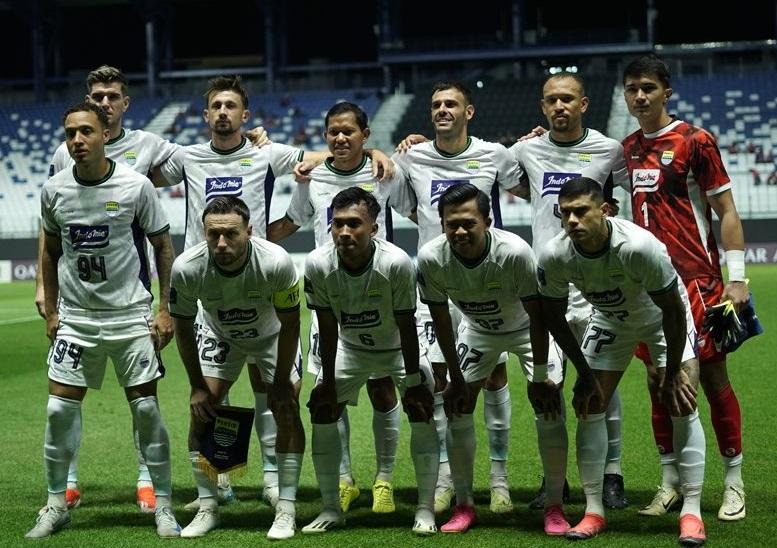 Starter-Persib-saat-menghadapi-Port-FC.jpg