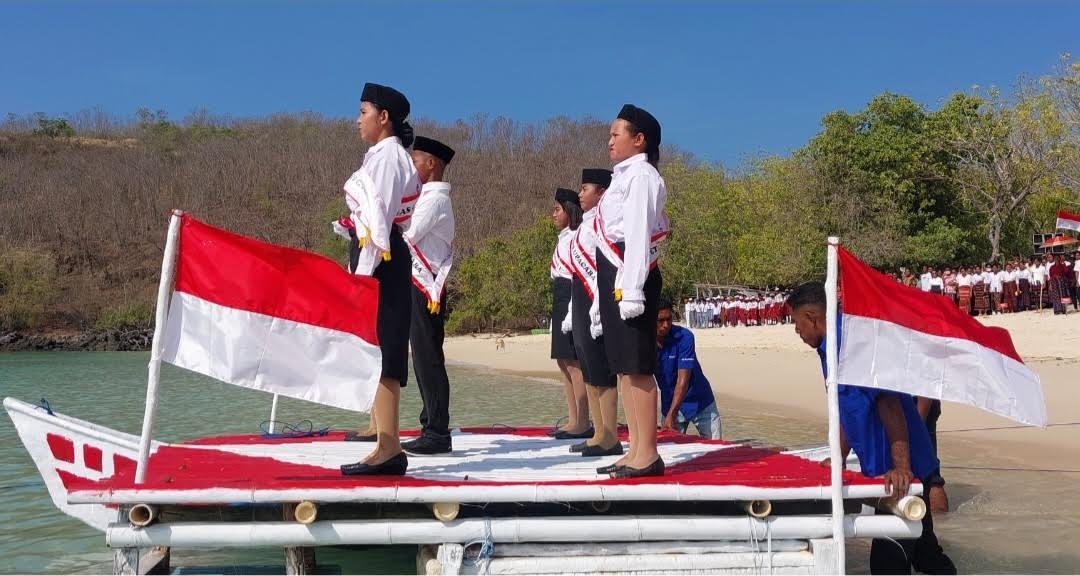 Suasana-anggota-Paskibra-membawa-bendera-merah-putih.jpg