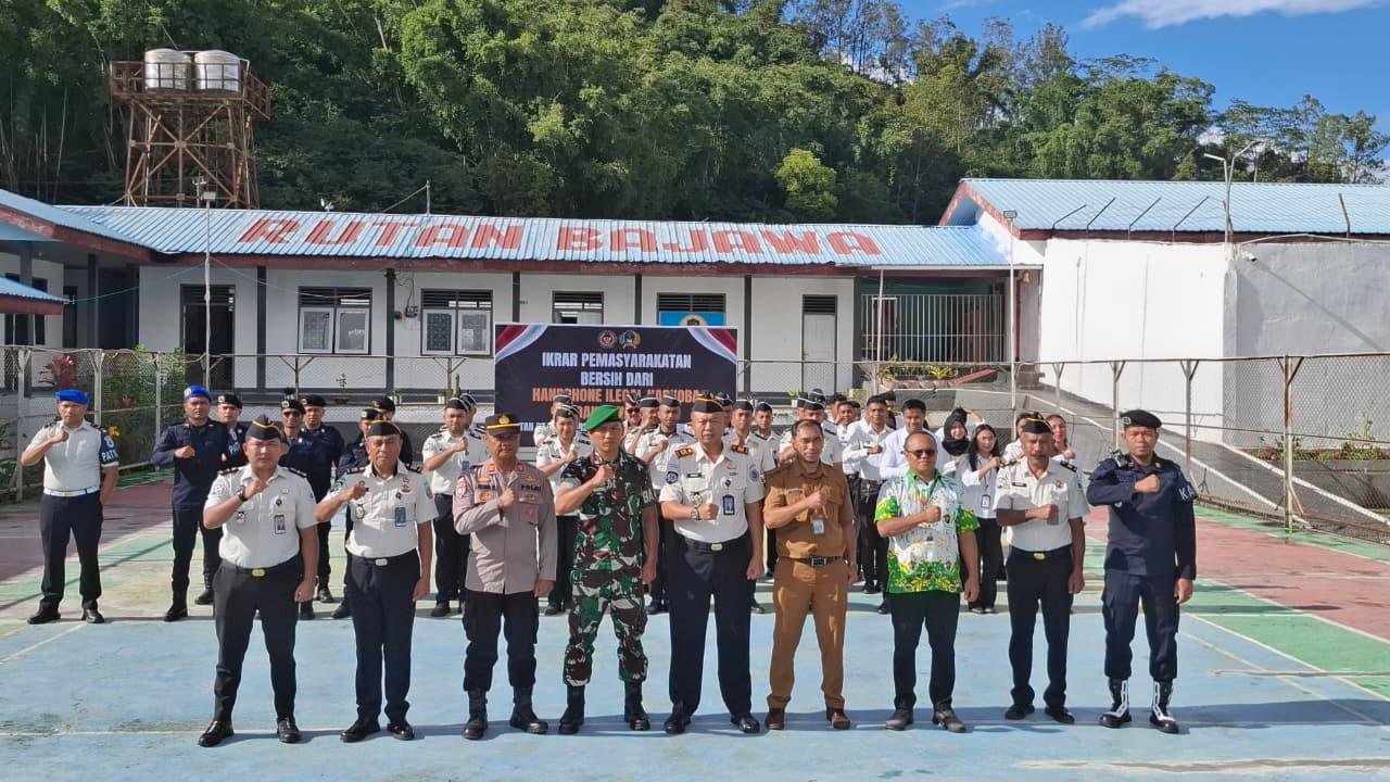 Suasana-apel-Ikrar-pemasyarakatan-yang-gelar-di-Halaman-Rutan-Kelas-II-B-Bajawa.jpg
