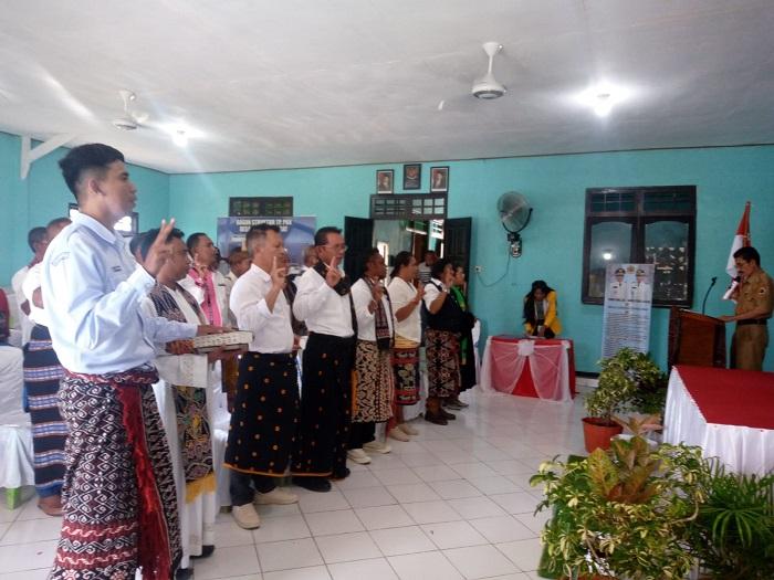 Suasana-pelantikan-aparat-desa-yakni-13-Ketua-Rukun-Tetangga.jpg
