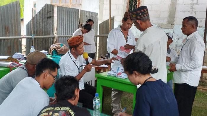 Suasana-penghitungan-suara-di-TPS-10-Kelurahan-Wae-Kelambu.jpg